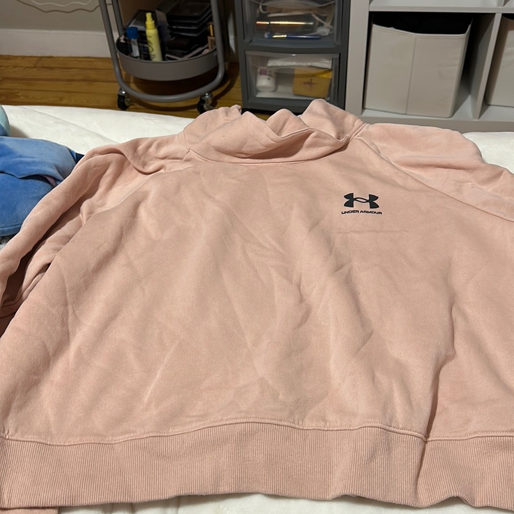 Under armour sweatshirt